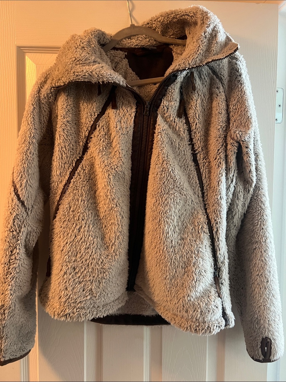 Plush Hooded KUHL Sherpa Jacket - Taupe